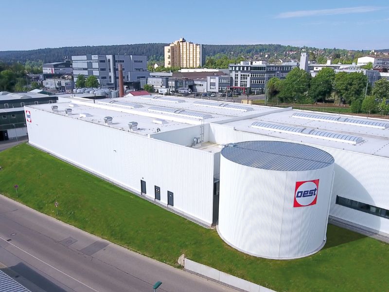 Modernes Tank- und Gebindelager am Oest-Produktionsstandort Freudenstadt für schnelle Schmierstoff-Verfügbarkeit